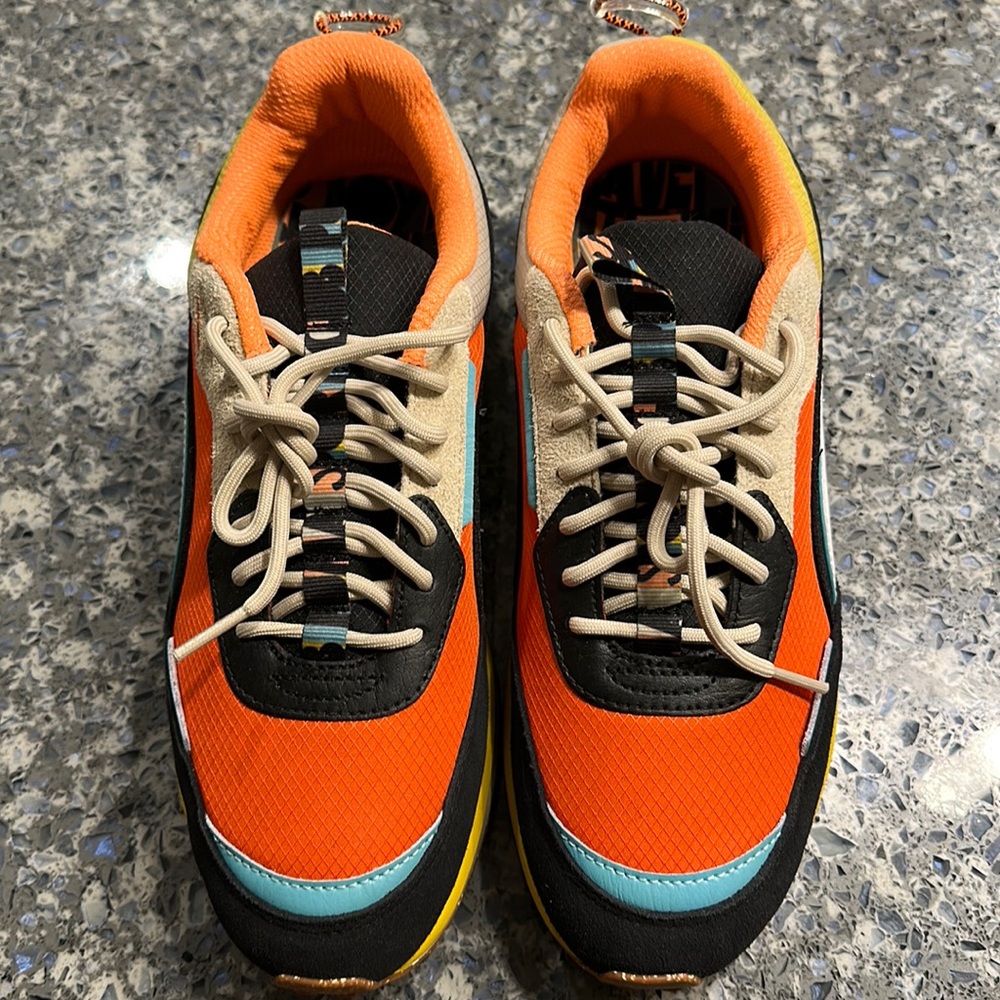 Puma Sneakers